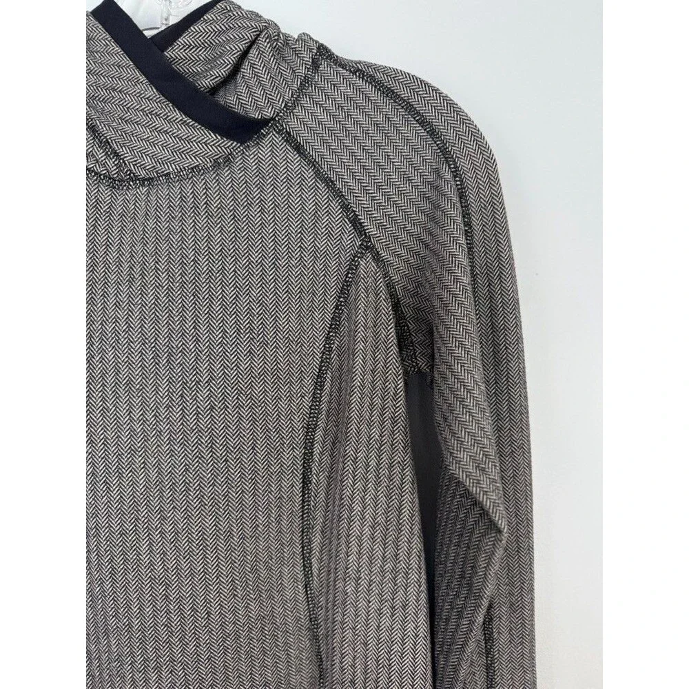Lululemon Womens Think Fast S 6 Black White Herringbone Hooded Pullover